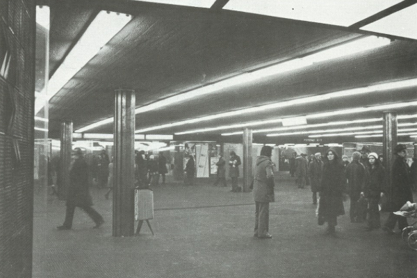 Budapest, M3 metró, Corvin-negyed, bélyegkép
