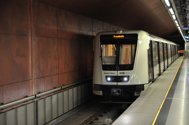 Budapest, M4 metró, Kelenföld vasútállomás, bélyegkép