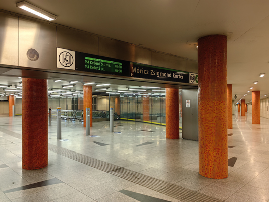Budapest, M4 metró, Móricz Zsigmond körtér, bélyegkép