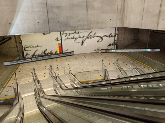 Budapest, M4 metró, Kálvin tér, bélyegkép