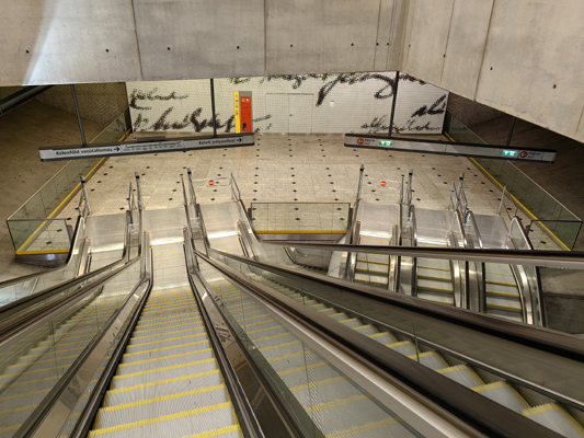Budapest, M4 metró, Kálvin tér, bélyegkép