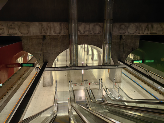 Budapest, M4 metró, Rákóczi tér, bélyegkép