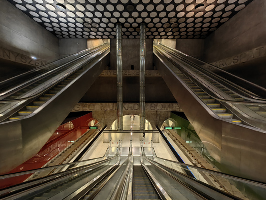 Budapest, M4 metró, Rákóczi tér, bélyegkép