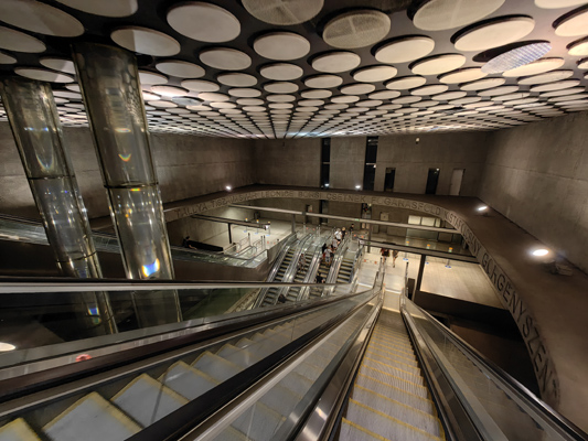 Budapest, M4 metró, Rákóczi tér, bélyegkép
