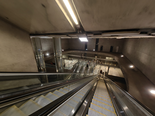 Budapest, M4 metró, Rákóczi tér, bélyegkép